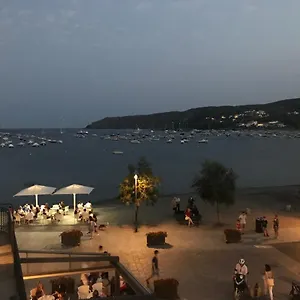 Roques - Casa En Primera Linea De Mar En Cadaques